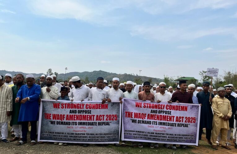 Statewide Protests Intensify Against WAQF Amendment Act 2025: Massive Turnout, Human Chains, and Strong Statements from Community Leaders