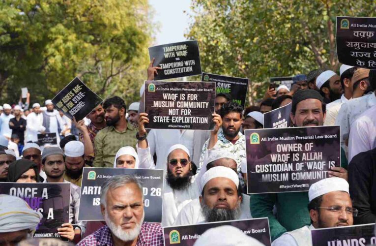Hundreds of Muslims Booked in Muzaffarnagar for Wearing Black Armbands in Silent Protest Against Waqf Bill